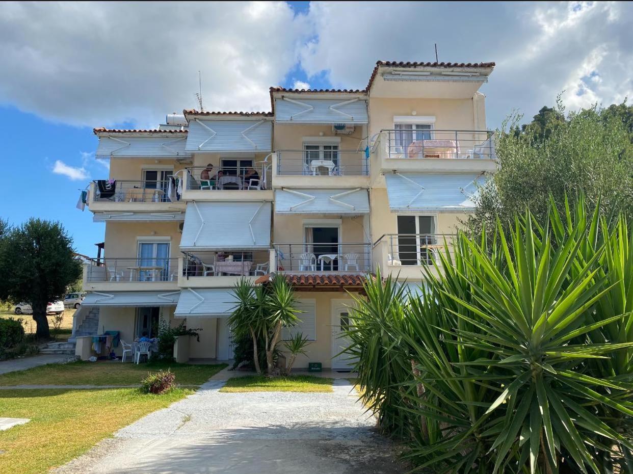 Lemonis House Aparthotel Nea Skioni Exterior photo